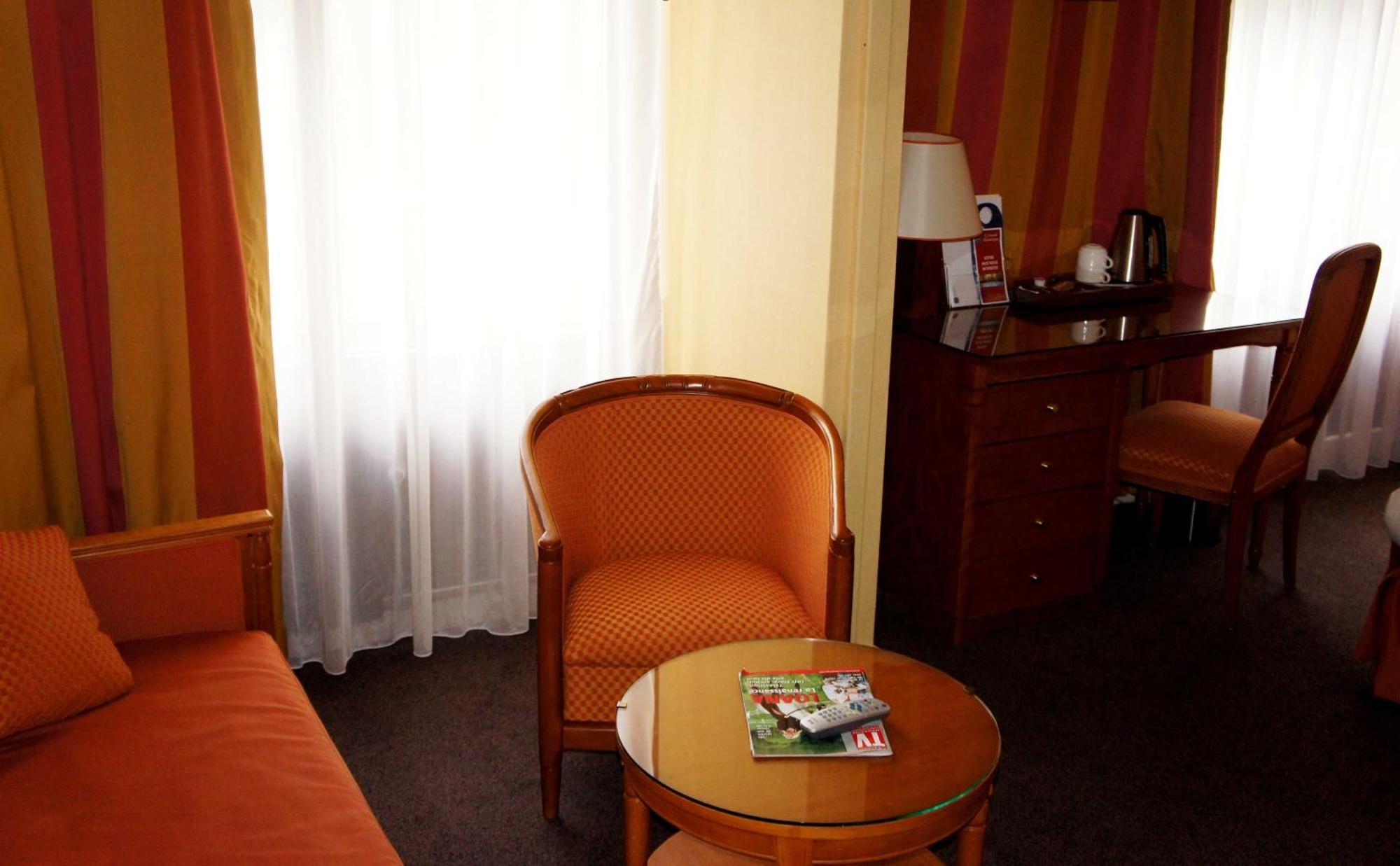 Le Grand Monarque Hotel Melun Exterior photo