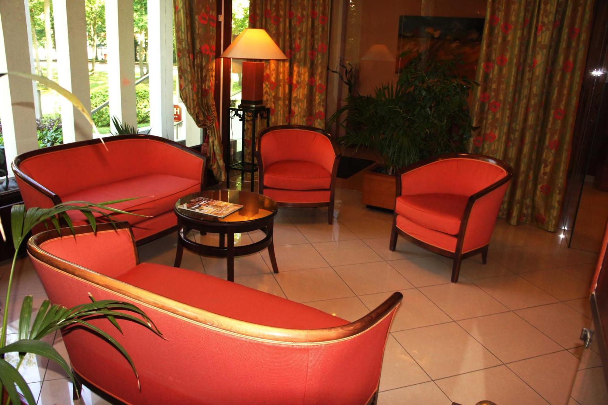 Le Grand Monarque Hotel Melun Exterior photo