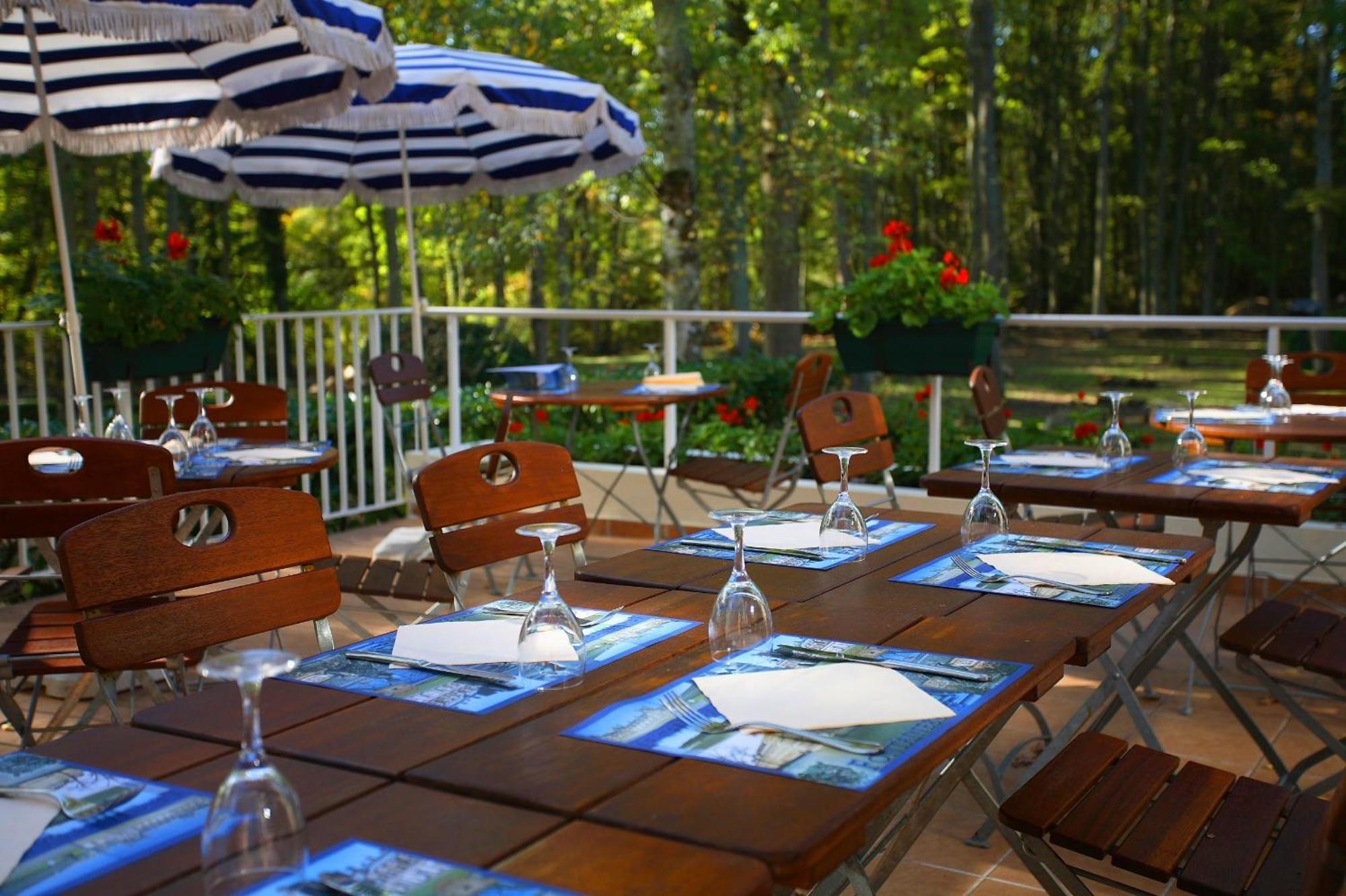 Le Grand Monarque Hotel Melun Exterior photo