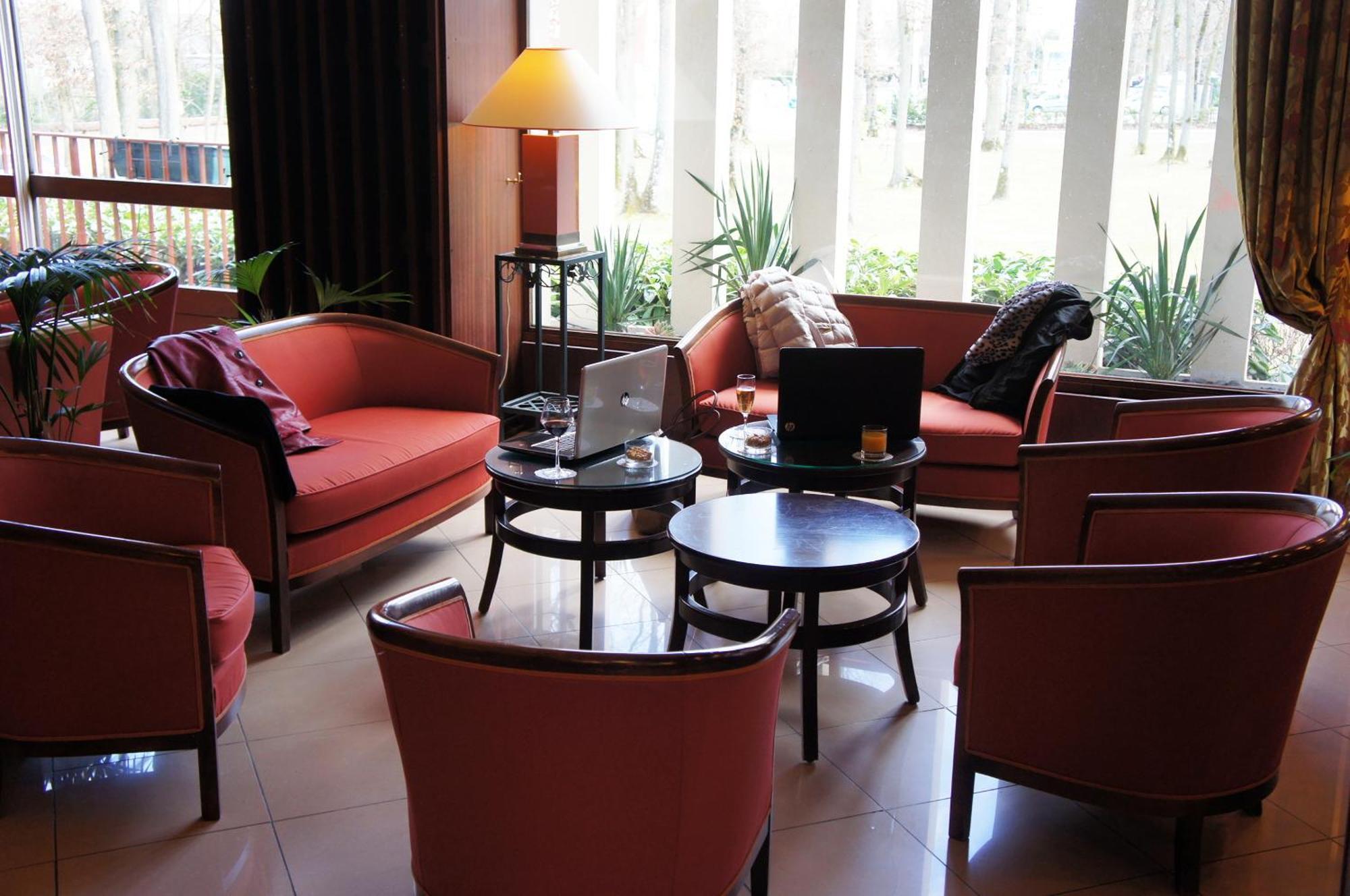 Le Grand Monarque Hotel Melun Exterior photo