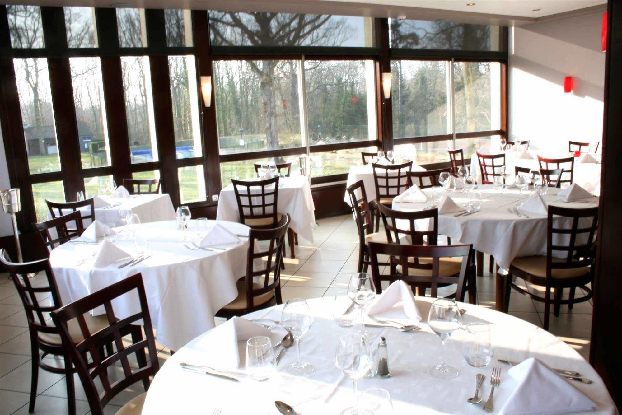 Le Grand Monarque Hotel Melun Exterior photo