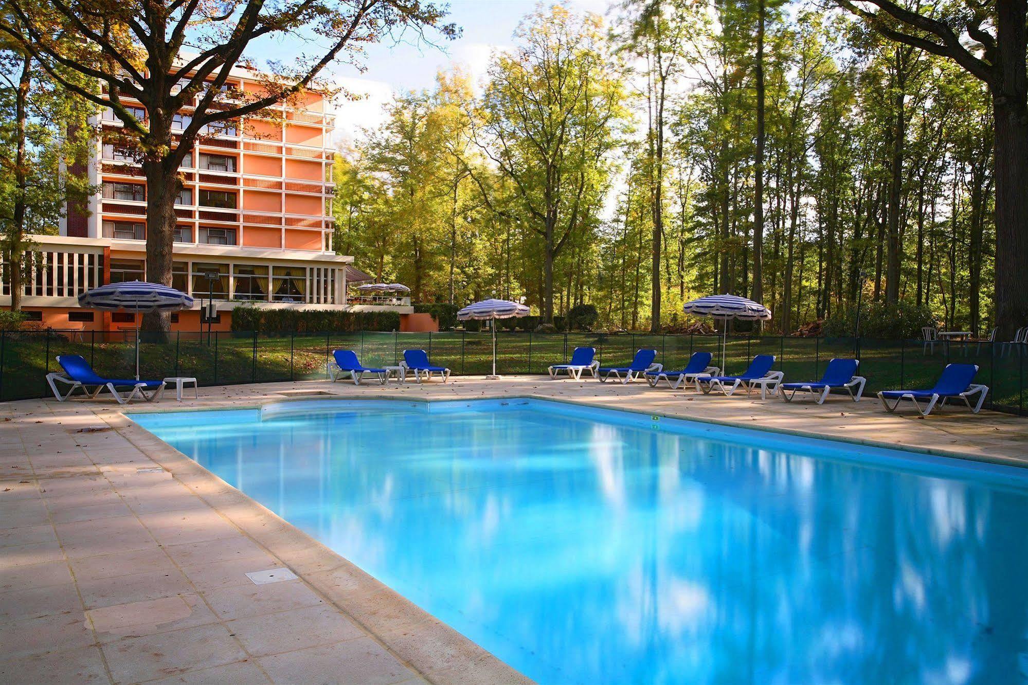 Le Grand Monarque Hotel Melun Exterior photo