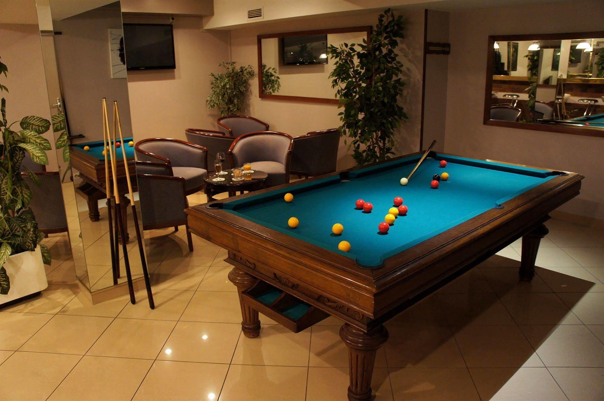 Le Grand Monarque Hotel Melun Exterior photo